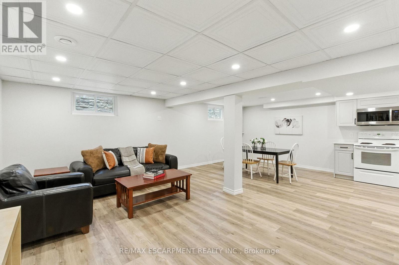 10 Sheffield Avenue, Brantford, Ontario  N3S 6V8 - Photo 35 - X12485966