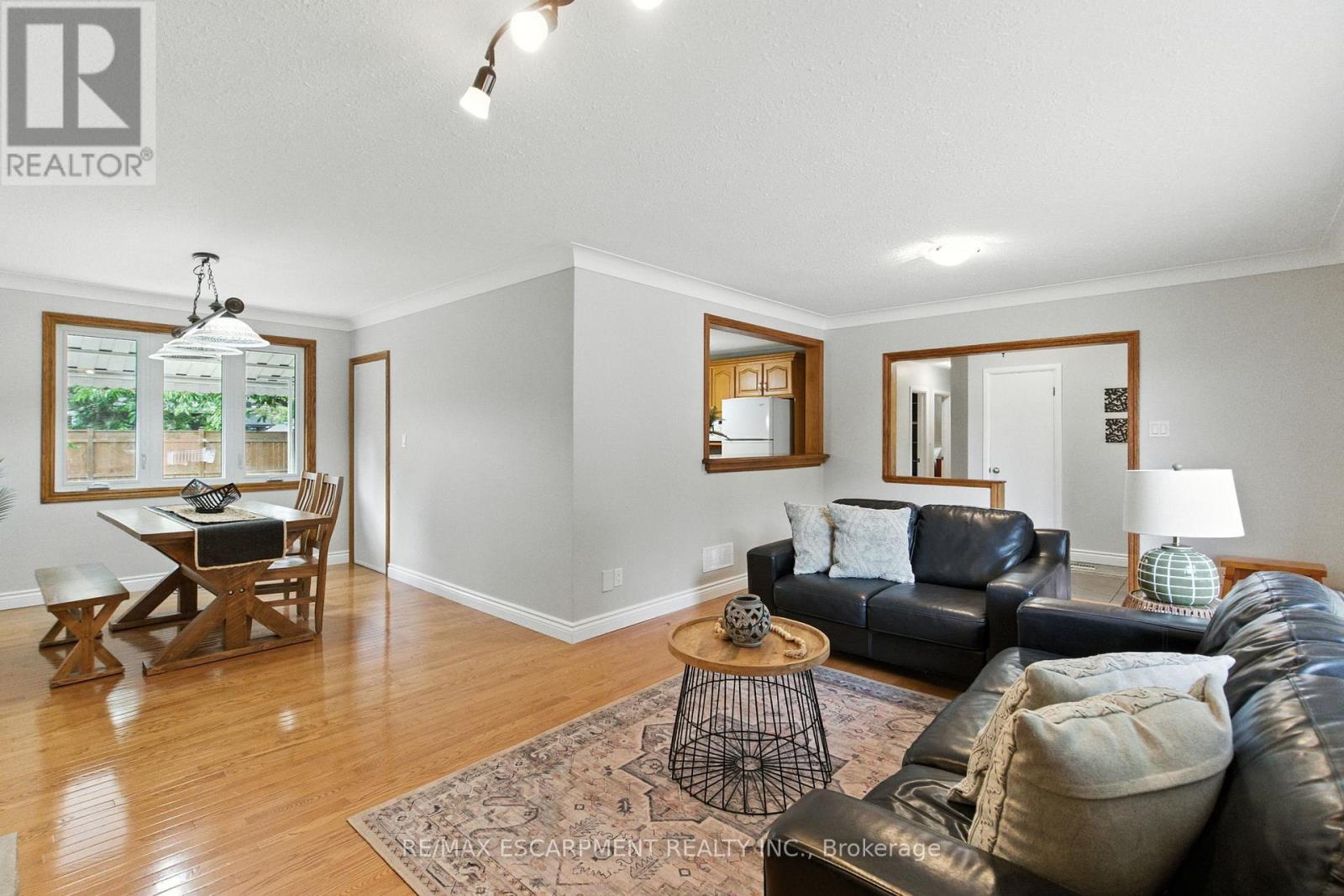 10 Sheffield Avenue, Brantford, Ontario  N3S 6V8 - Photo 9 - X12485966