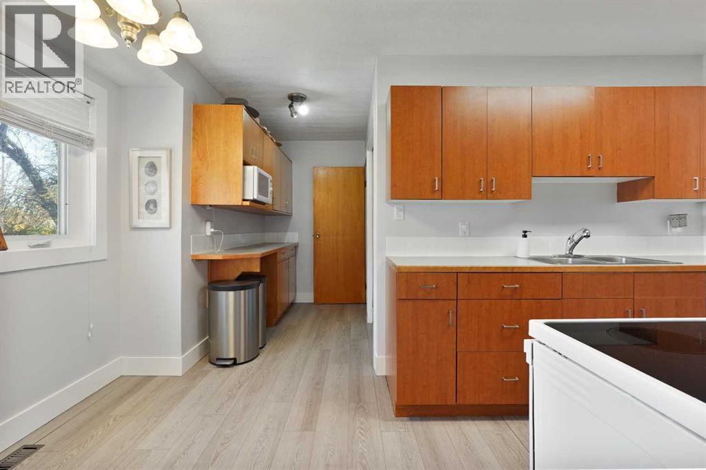 486n 100e, Raymond, Alberta  T0K 2S0 - Photo 8 - A2263960