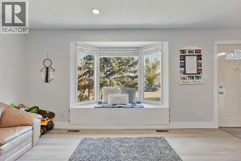 486n 100e, Raymond, Alberta  T0K 2S0 - Photo 6 - A2263960