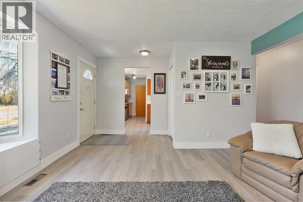 486n 100e, Raymond, Alberta  T0K 2S0 - Photo 5 - A2263960