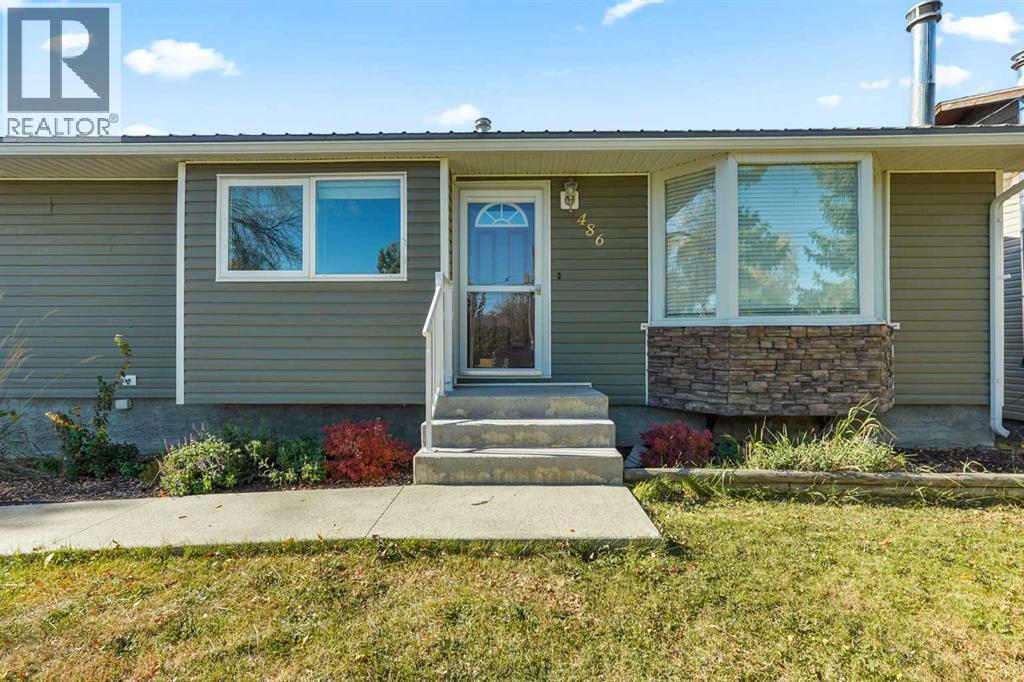 486n 100e, Raymond, Alberta  T0K 2S0 - Photo 3 - A2263960