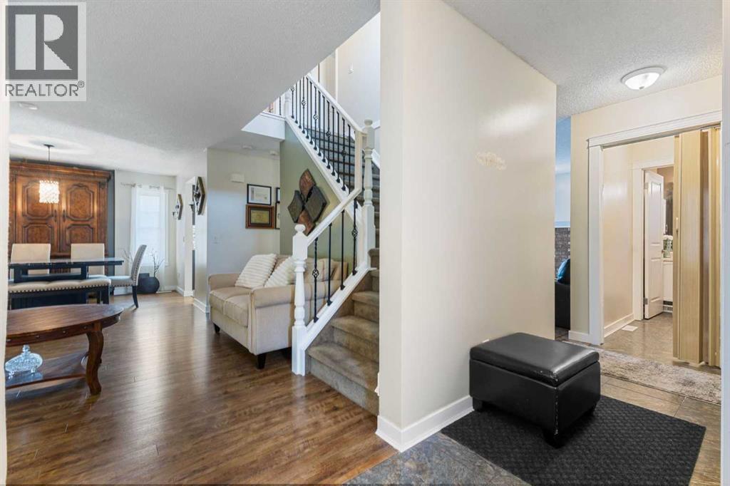 933 Applewood Drive Se, Calgary, Alberta  T2A 7N3 - Photo 5 - A2255646