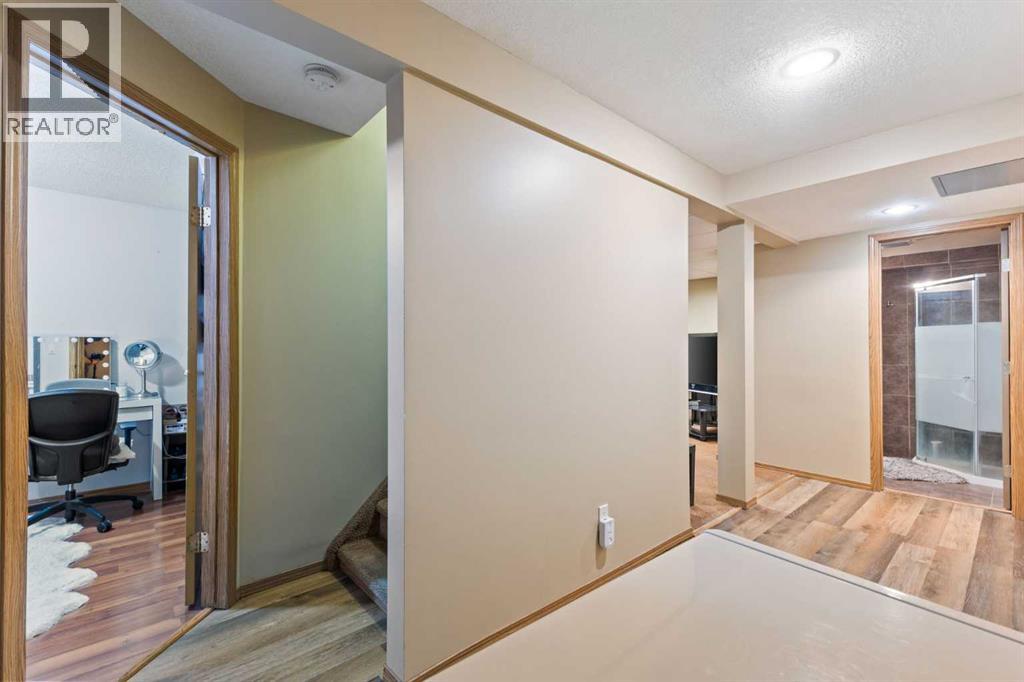 933 Applewood Drive Se, Calgary, Alberta  T2A 7N3 - Photo 28 - A2255646