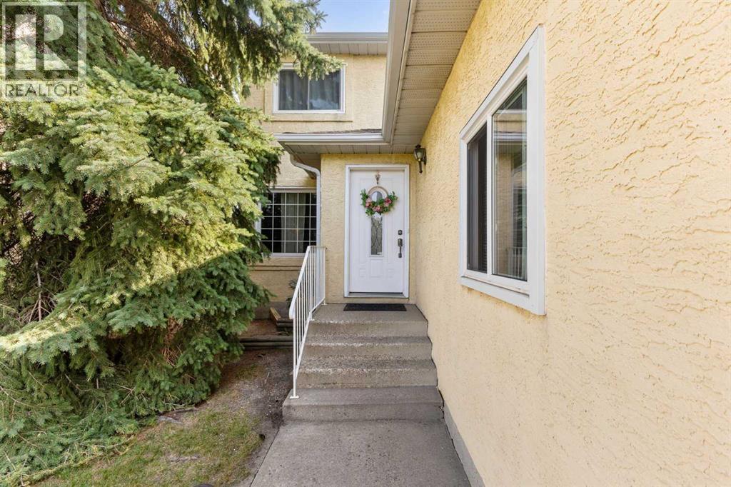 933 Applewood Drive Se, Calgary, Alberta  T2A 7N3 - Photo 3 - A2255646