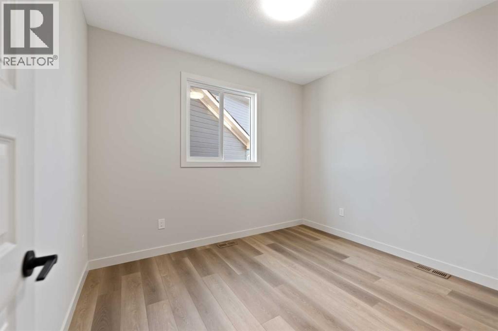 736 Savanna Crescent Ne, Calgary, Alberta  T3J 5T5 - Photo 9 - A2263950