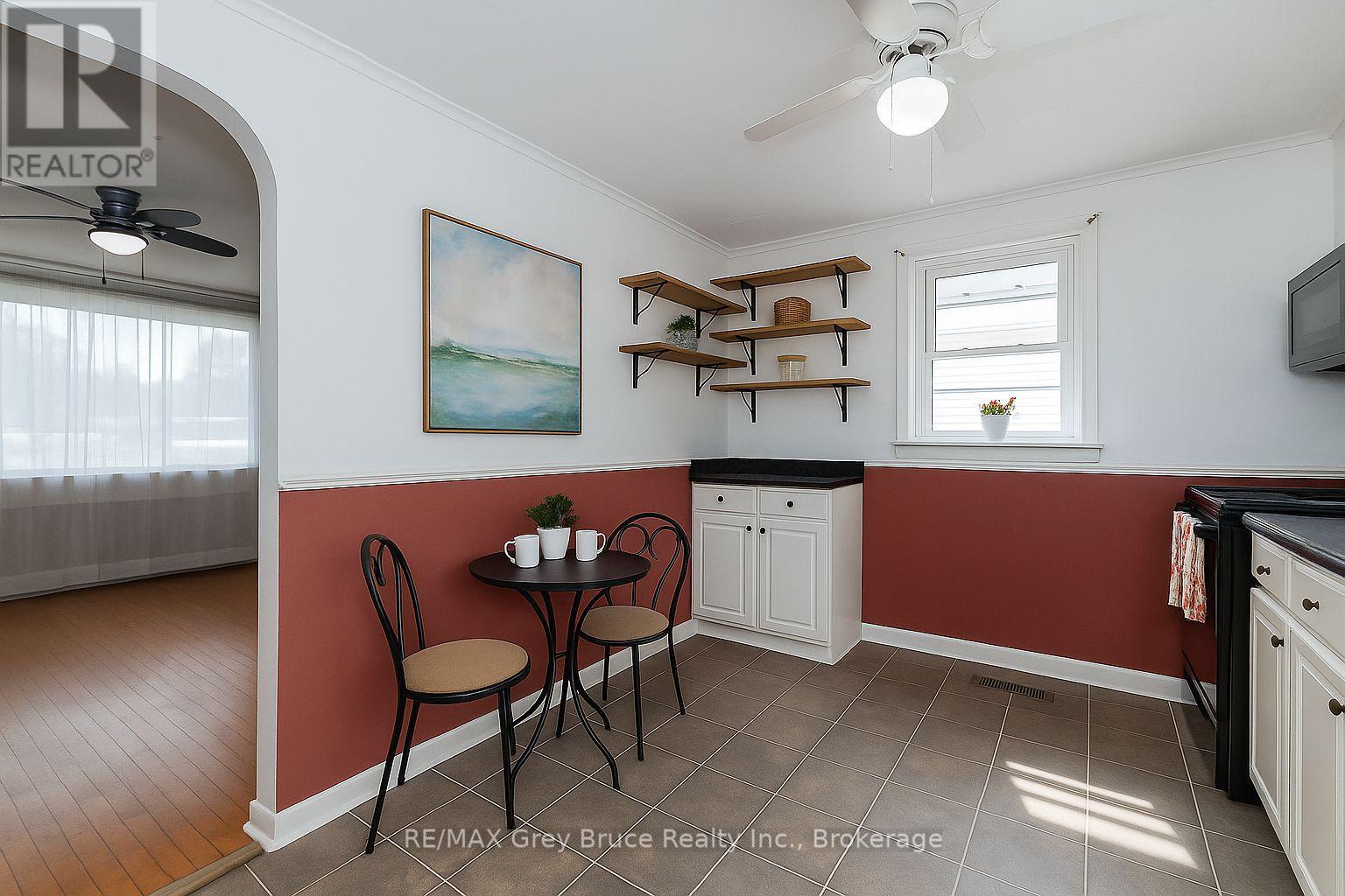 1582 9th Avenue E, Owen Sound, Ontario  N4K 3G3 - Photo 11 - X12478815