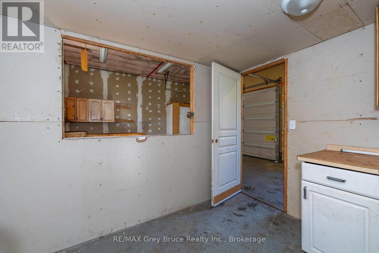 1582 9th Avenue E, Owen Sound, Ontario  N4K 3G3 - Photo 29 - X12478815