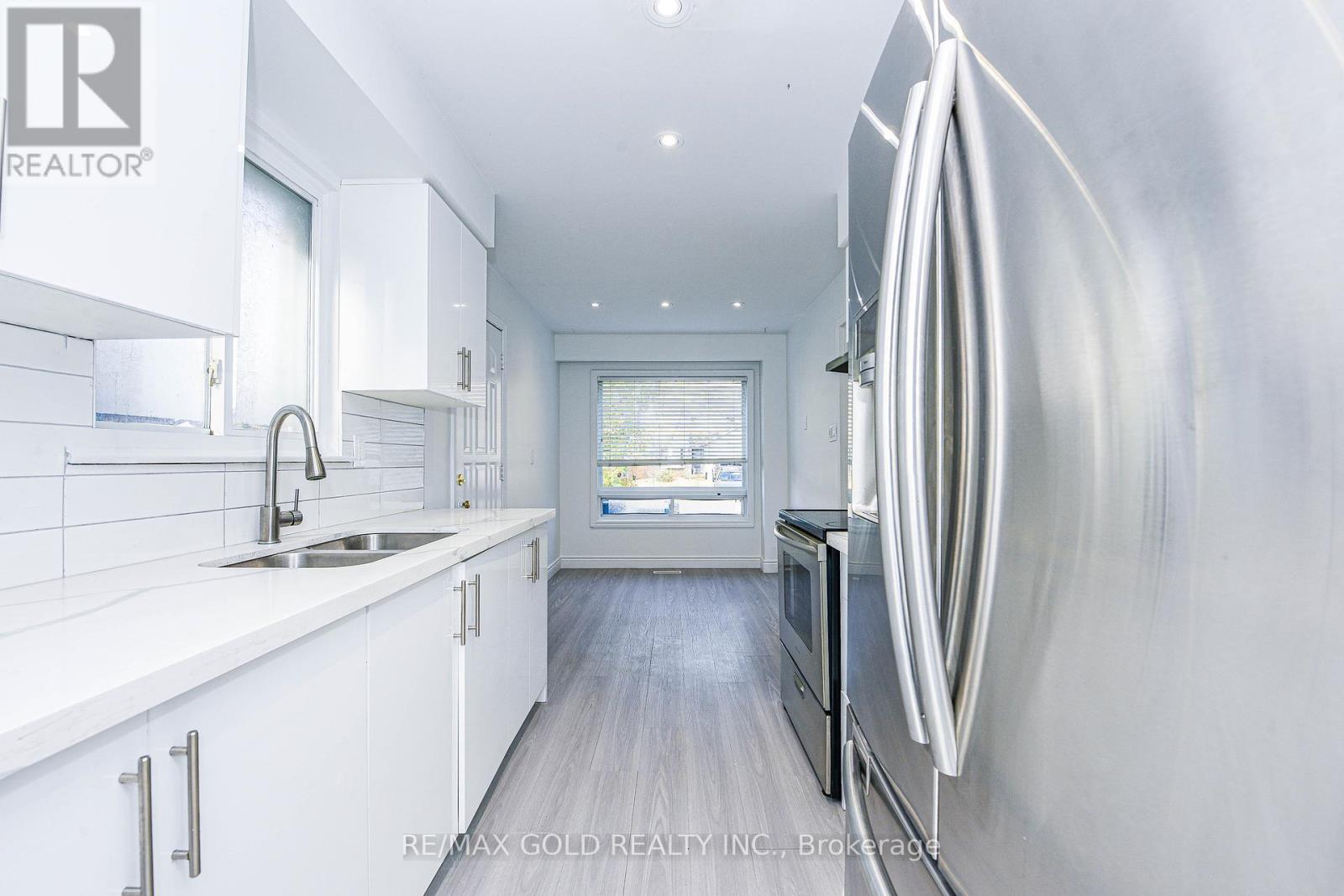 14 Nottawasaga Crescent, Brampton, Ontario  L6Z 1B2 - Photo 18 - W12485949