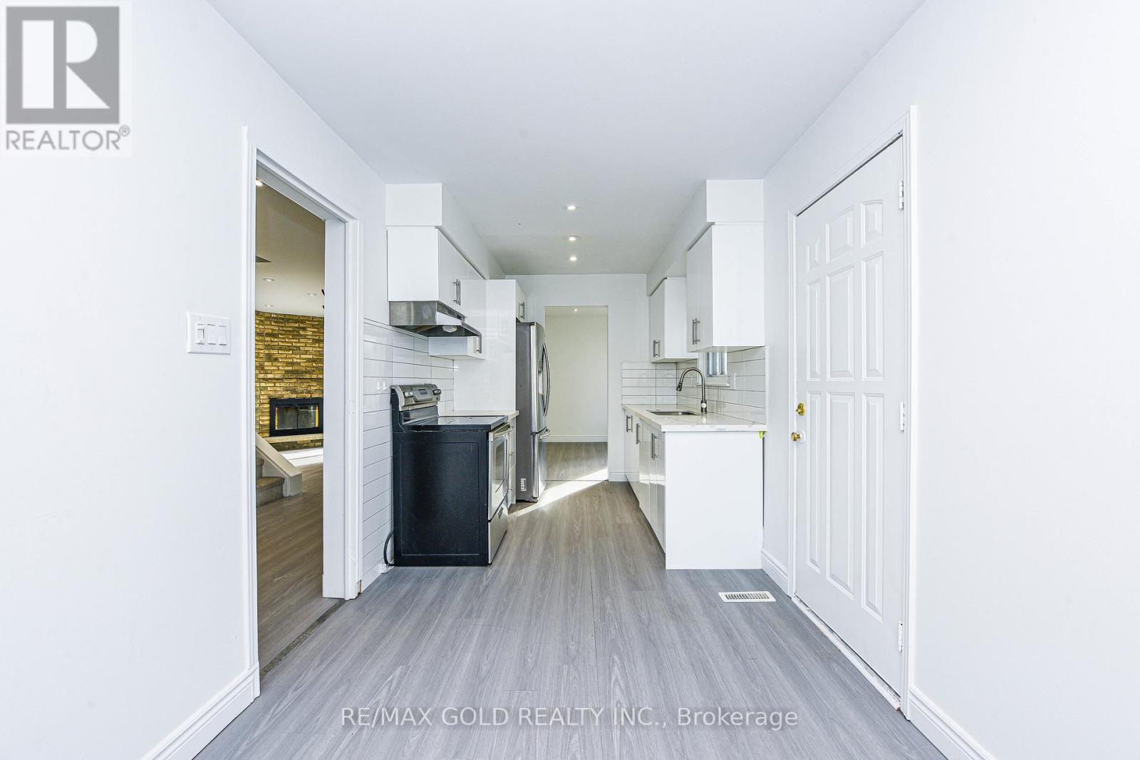 14 Nottawasaga Crescent, Brampton, Ontario  L6Z 1B2 - Photo 13 - W12485949