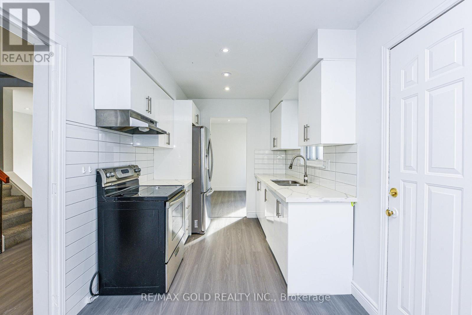 14 Nottawasaga Crescent, Brampton, Ontario  L6Z 1B2 - Photo 16 - W12485949