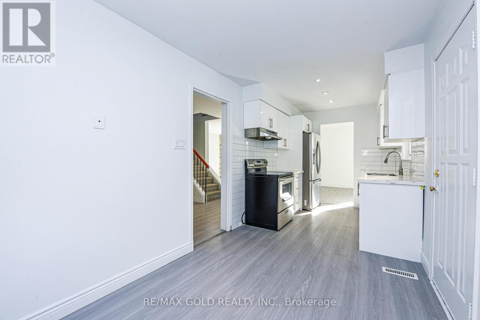 14 Nottawasaga Crescent, Brampton, Ontario  L6Z 1B2 - Photo 15 - W12485949