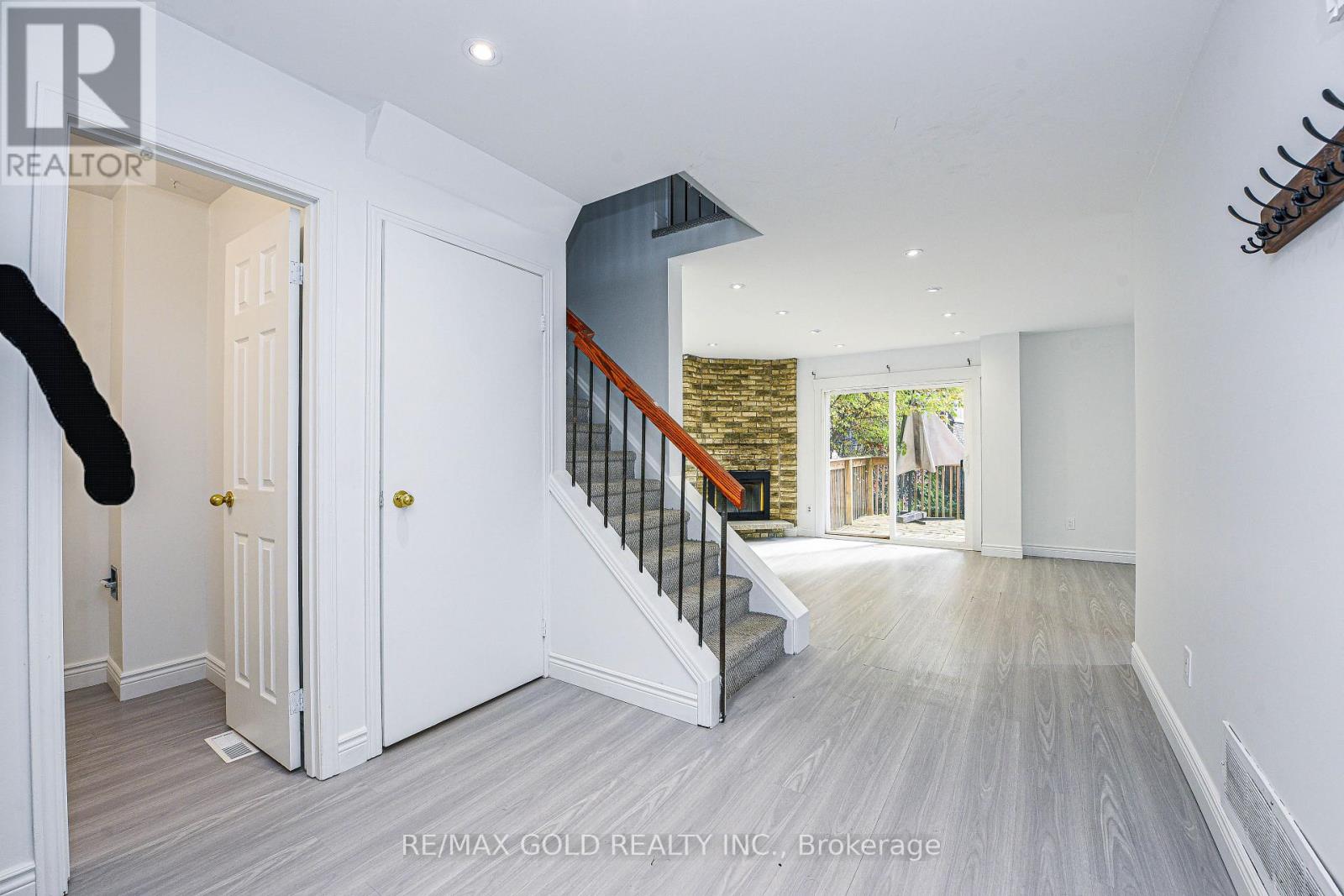 14 Nottawasaga Crescent, Brampton, Ontario  L6Z 1B2 - Photo 6 - W12485949