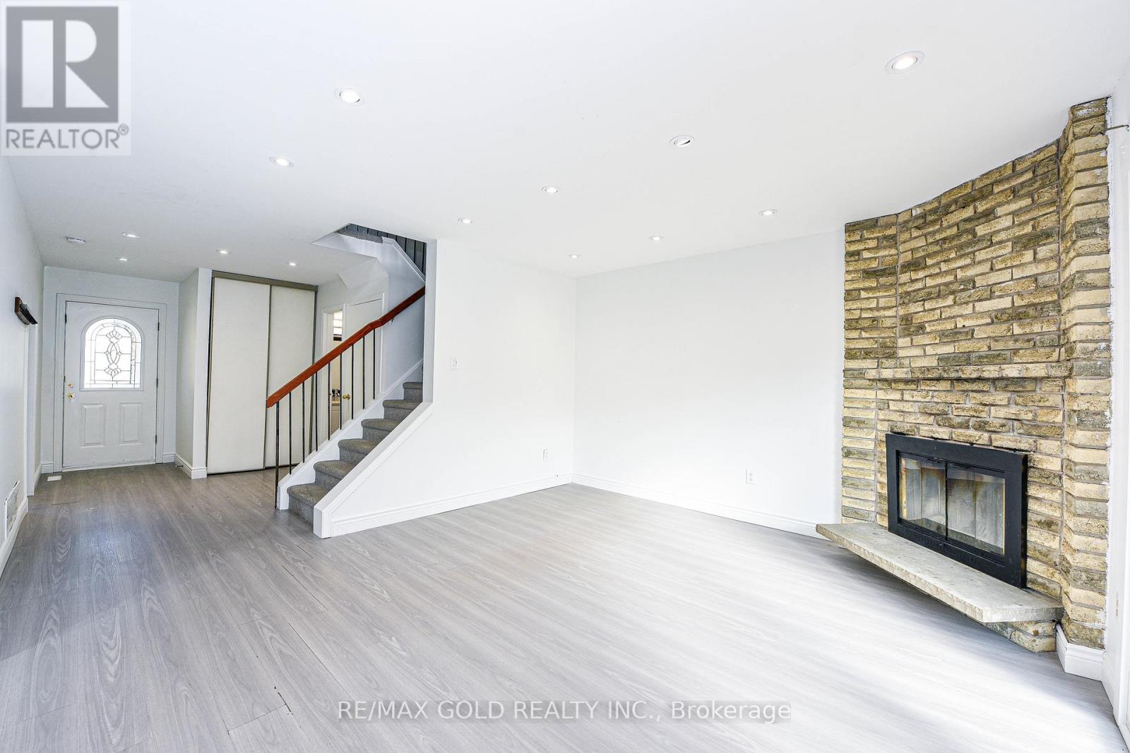 14 Nottawasaga Crescent, Brampton, Ontario  L6Z 1B2 - Photo 9 - W12485949