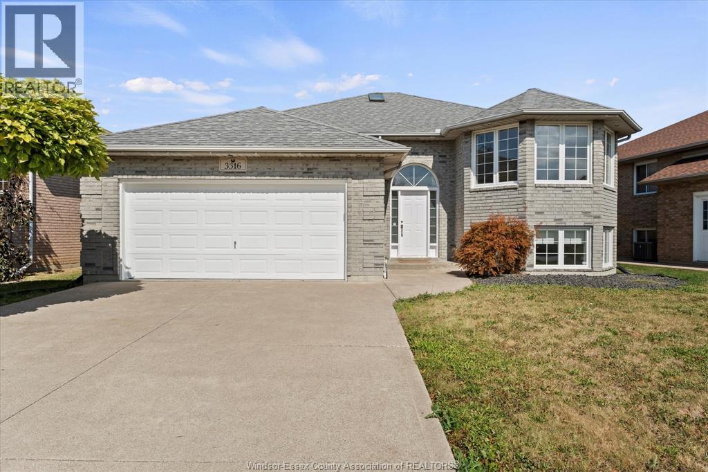 3316 Kenilworth, Windsor, Ontario  N9E 4R3 - Photo 2 - 25027386