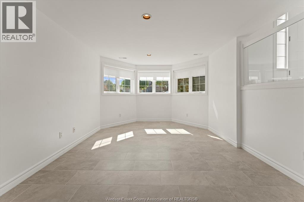 3316 Kenilworth, Windsor, Ontario  N9E 4R3 - Photo 23 - 25027386
