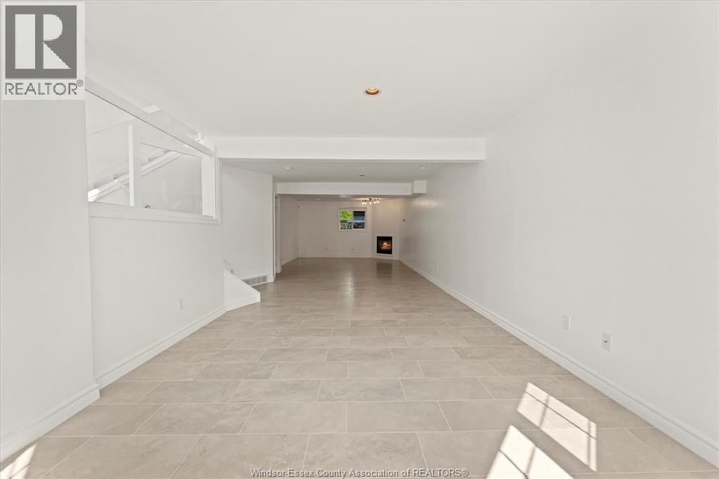 3316 Kenilworth, Windsor, Ontario  N9E 4R3 - Photo 24 - 25027386