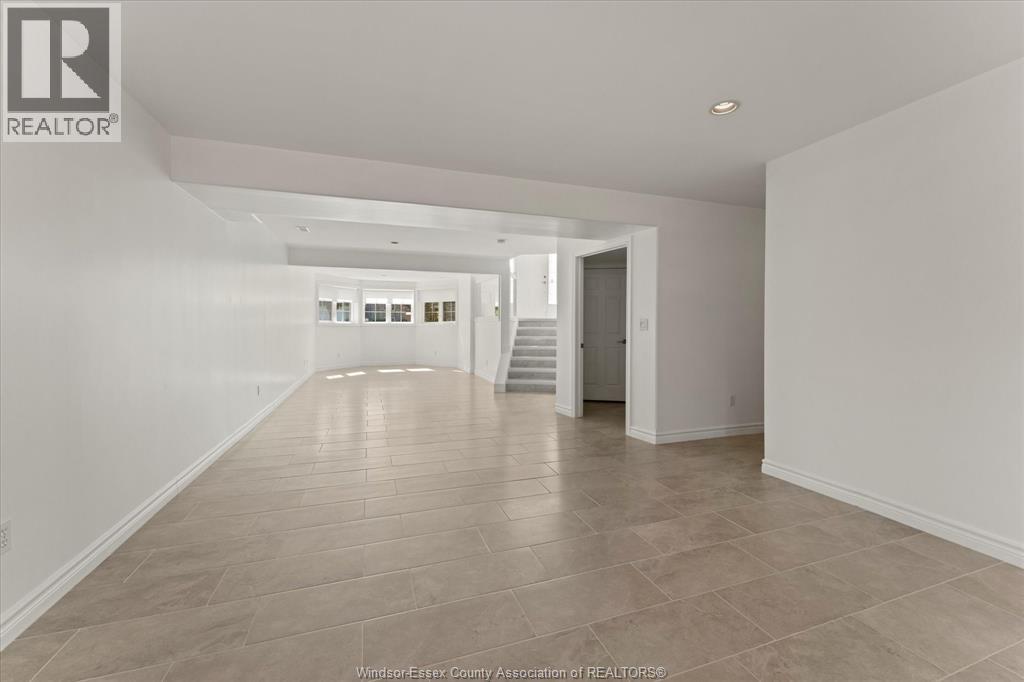3316 Kenilworth, Windsor, Ontario  N9E 4R3 - Photo 26 - 25027386