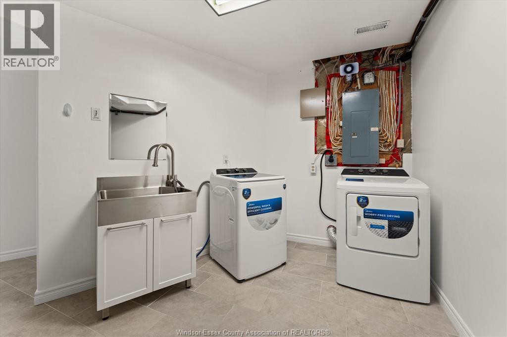 3316 Kenilworth, Windsor, Ontario  N9E 4R3 - Photo 27 - 25027386