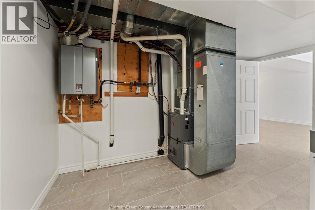 3316 Kenilworth, Windsor, Ontario  N9E 4R3 - Photo 28 - 25027386