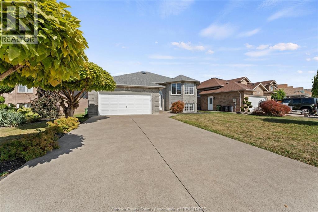 3316 Kenilworth, Windsor, Ontario  N9E 4R3 - Photo 3 - 25027386