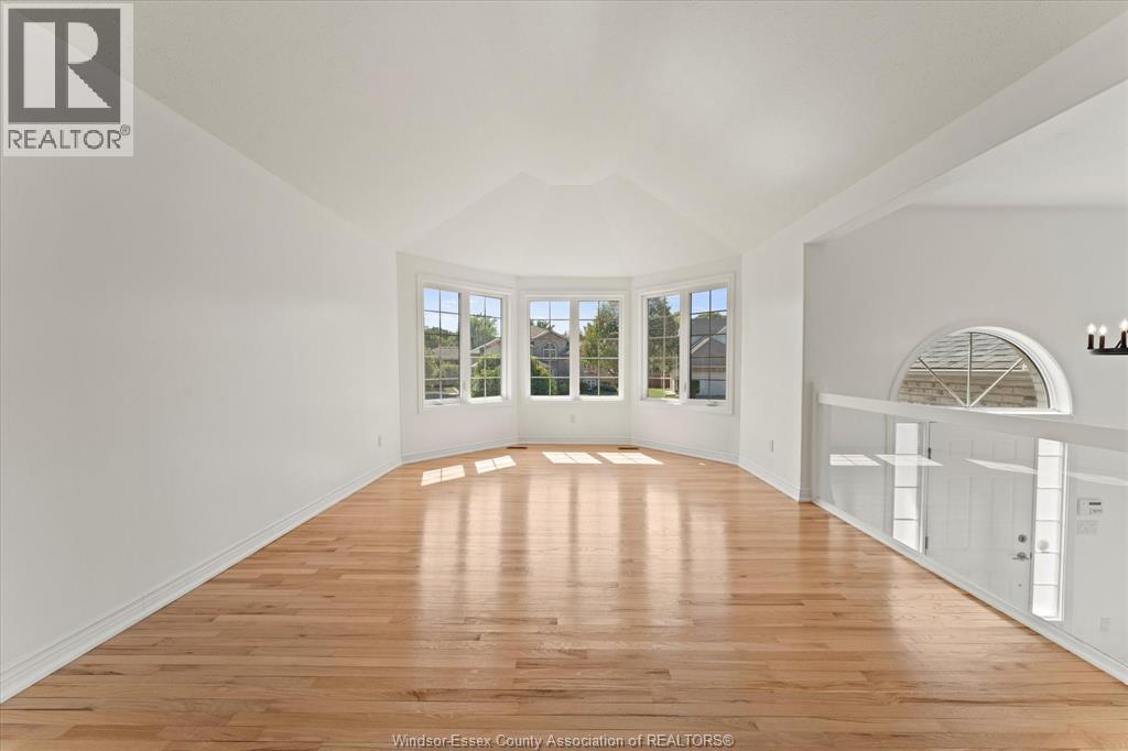 3316 Kenilworth, Windsor, Ontario  N9E 4R3 - Photo 8 - 25027386