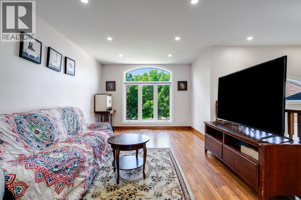 4477 Spago Crescent, Windsor, Ontario  N9G 2Z6 - Photo 3 - 25027384