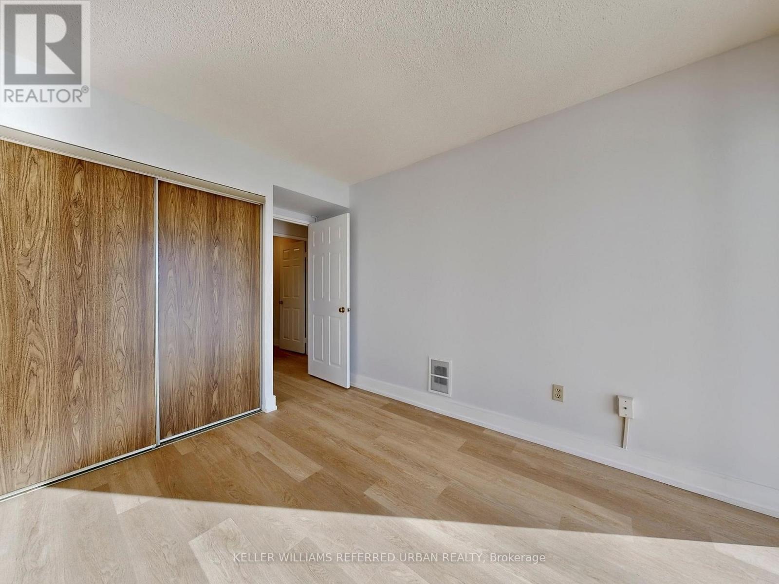 1006 - 40 Harding Boulevard W, Richmond Hill, Ontario  L4C 9S5 - Photo 22 - N12472125