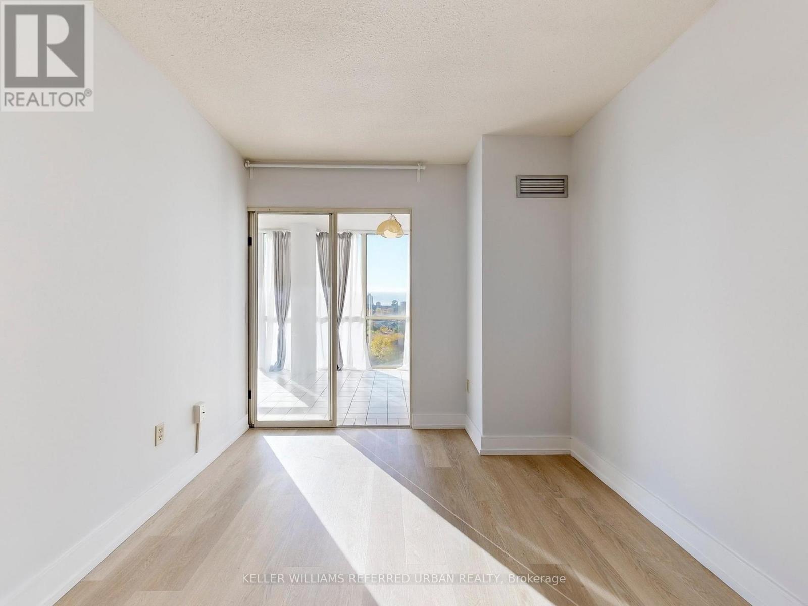 1006 - 40 Harding Boulevard W, Richmond Hill, Ontario  L4C 9S5 - Photo 21 - N12472125