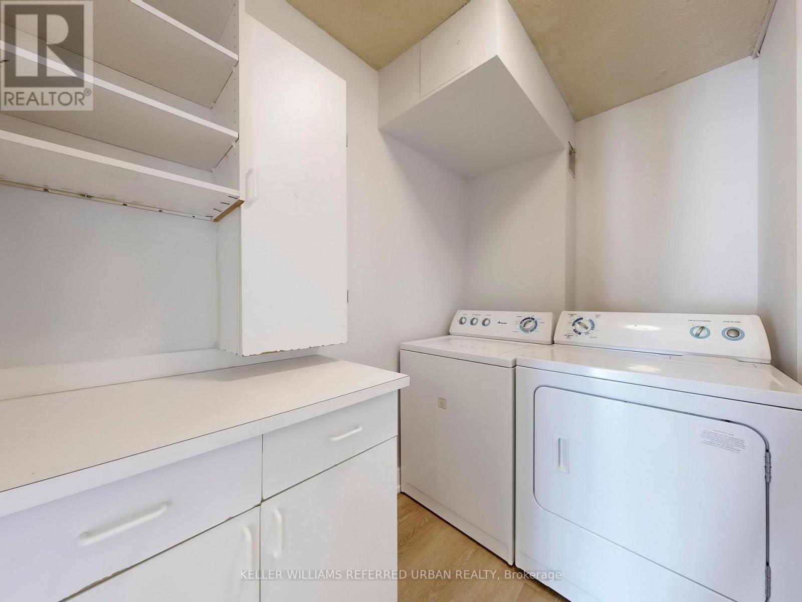 1006 - 40 Harding Boulevard W, Richmond Hill, Ontario  L4C 9S5 - Photo 24 - N12472125