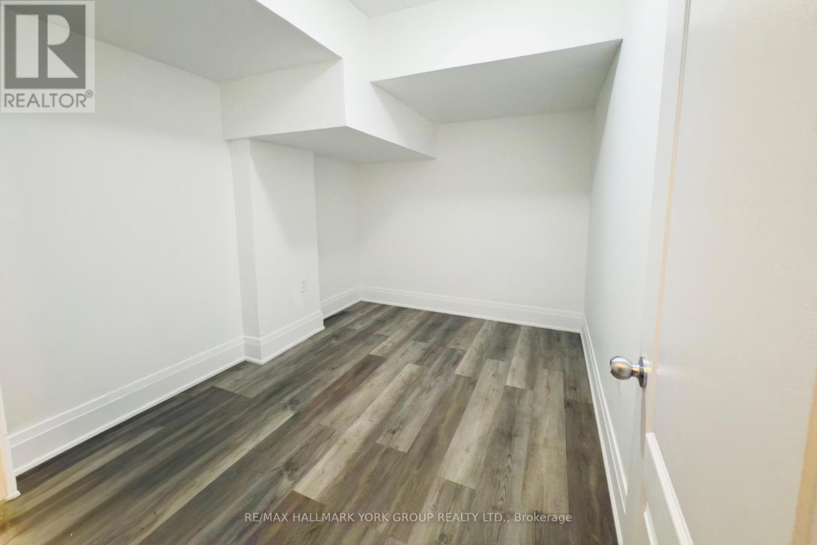 Lower - 51 Little Lake Drive, Barrie, Ontario  L4M 7B9 - Photo 10 - S12485740