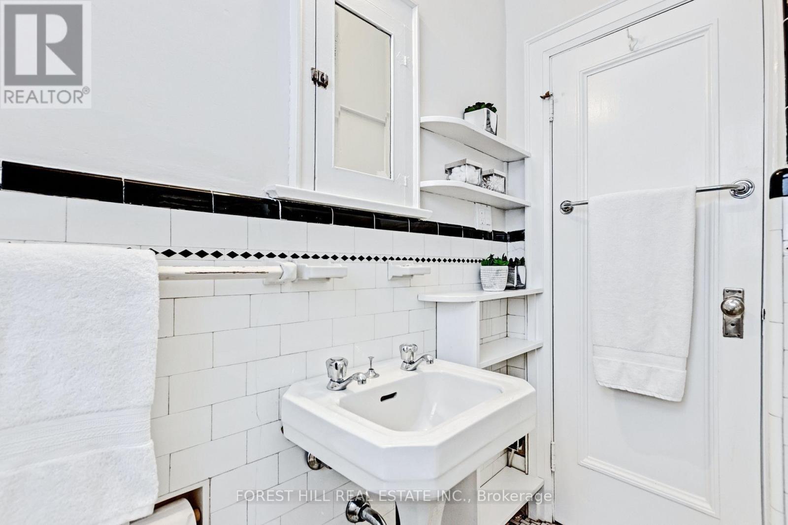 187 Glenview Avenue, Toronto, Ontario  M4R 1R4 - Photo 25 - C12399878