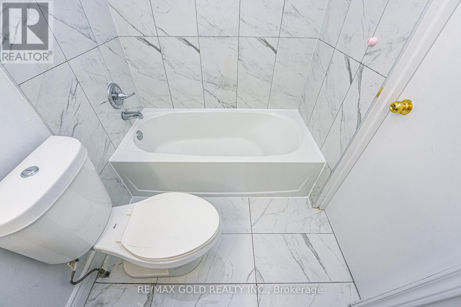 14 Nottawasaga Crescent, Brampton, Ontario  L6Z 1B2 - Photo 30 - W12485949