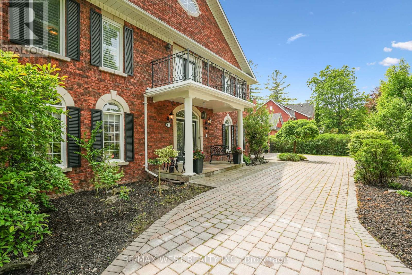 81 Woodview Drive, Pickering, Ontario  L1V 1L1 - Photo 2 - E12438221