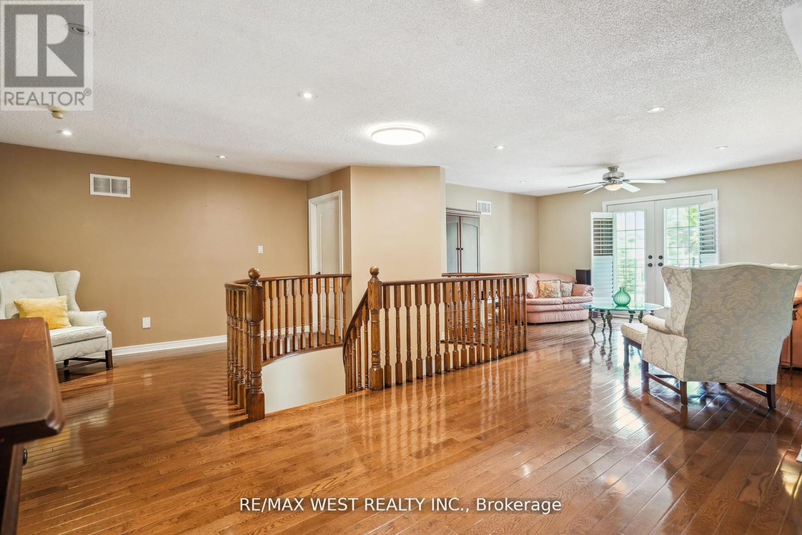 81 Woodview Drive, Pickering, Ontario  L1V 1L1 - Photo 12 - E12438221