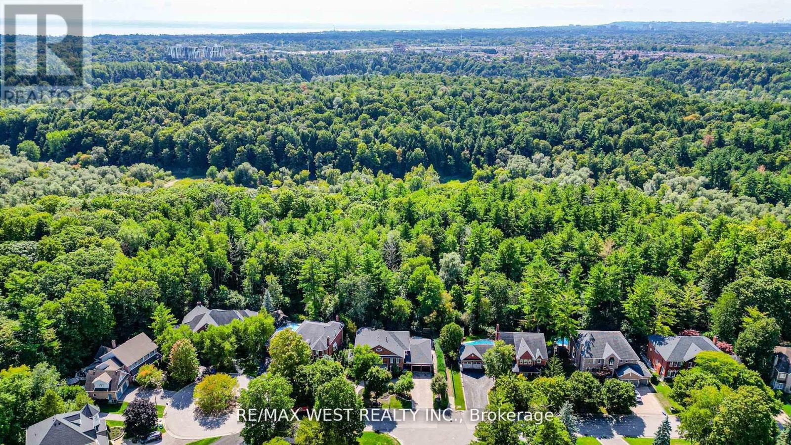 81 Woodview Drive, Pickering, Ontario  L1V 1L1 - Photo 27 - E12438221