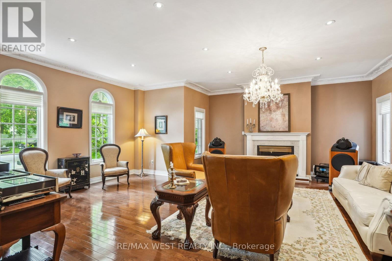 81 Woodview Drive, Pickering, Ontario  L1V 1L1 - Photo 7 - E12438221