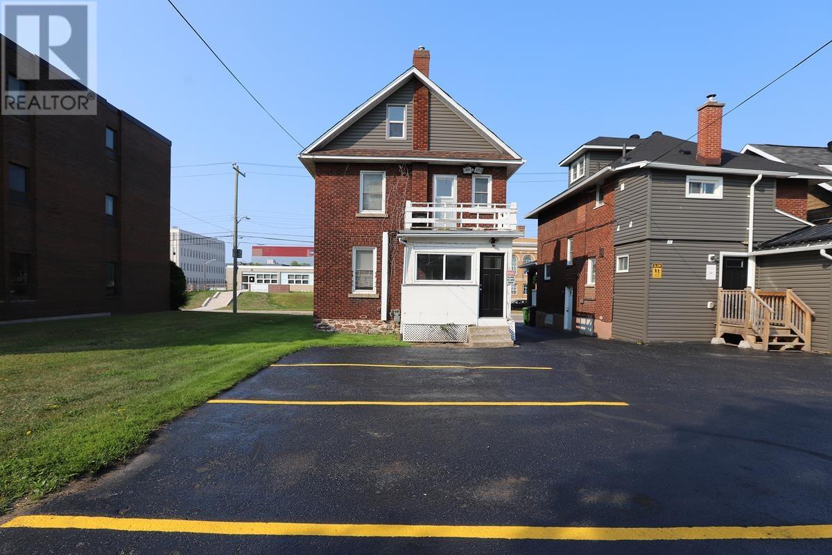 446 Albert St, Sault Ste. Marie, Ontario  P6A 2J8 - Photo 5 - SM253098