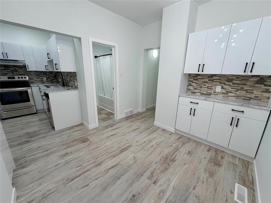 422 Roseberry Street, Winnipeg, Manitoba  R3J 1T5 - Photo 15 - 202527468