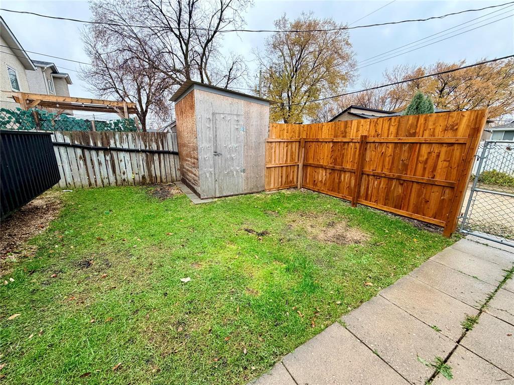 422 Roseberry Street, Winnipeg, Manitoba  R3J 1T5 - Photo 26 - 202527468