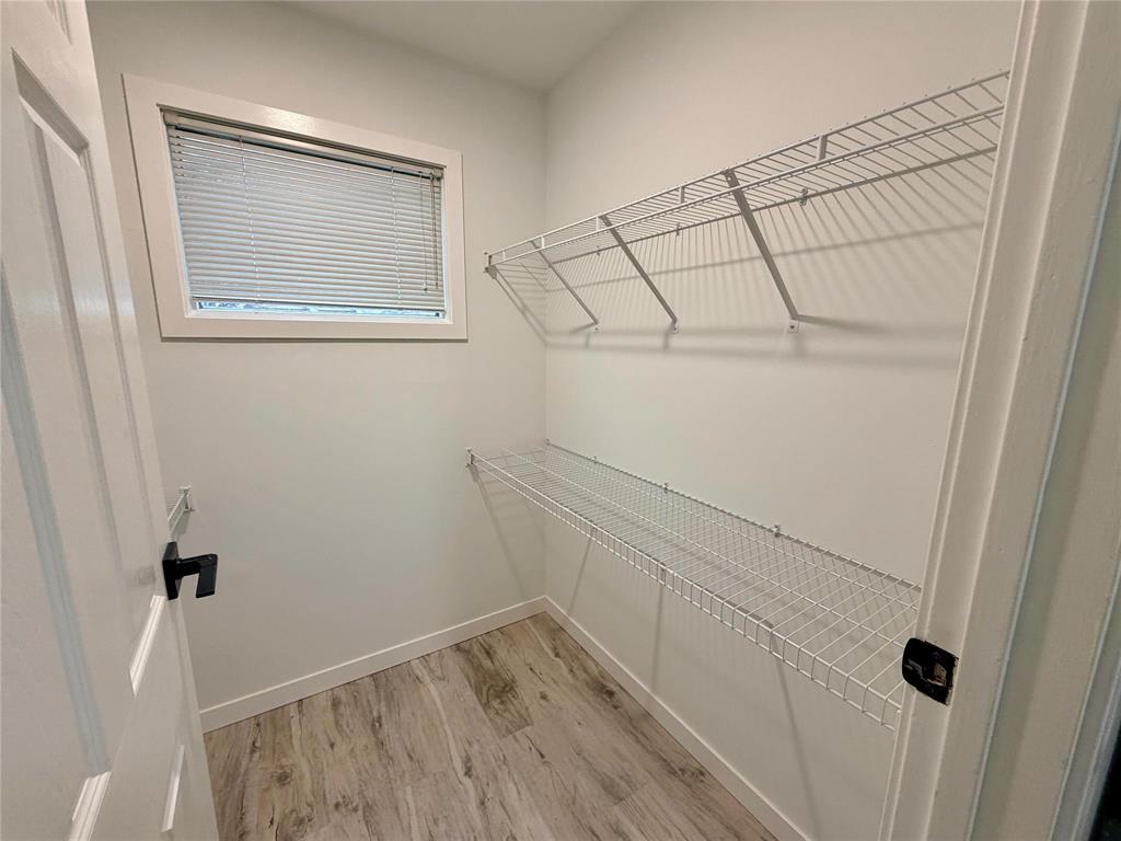 422 Roseberry Street, Winnipeg, Manitoba  R3J 1T5 - Photo 7 - 202527468