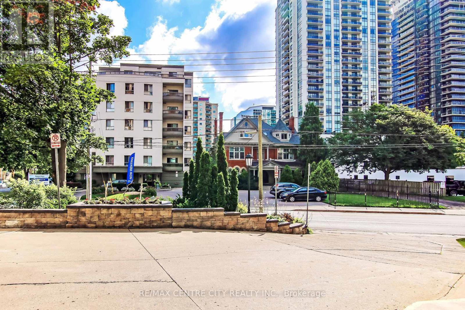 Photo 34 of 37 for 205 - 549 Ridout Street N