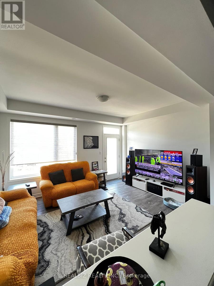 65 Keppel Circle, Brampton, Ontario  L7A 5K9 - Photo 5 - W12447751