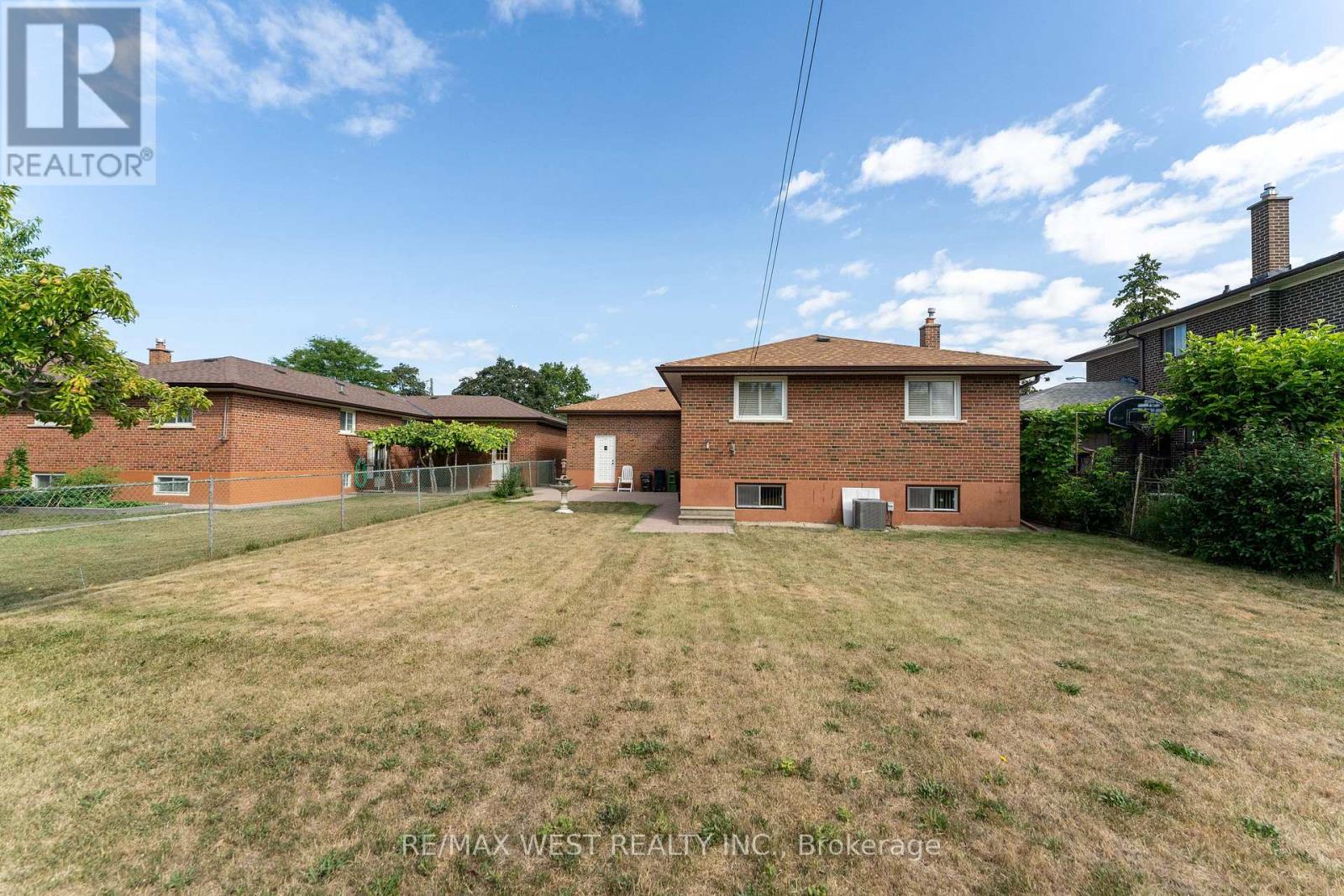 125 Honeywood Road, Toronto, Ontario  M3N 1B3 - Photo 45 - W12467581