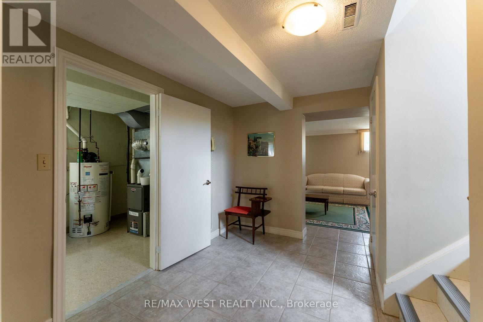 125 Honeywood Road, Toronto, Ontario  M3N 1B3 - Photo 24 - W12467581