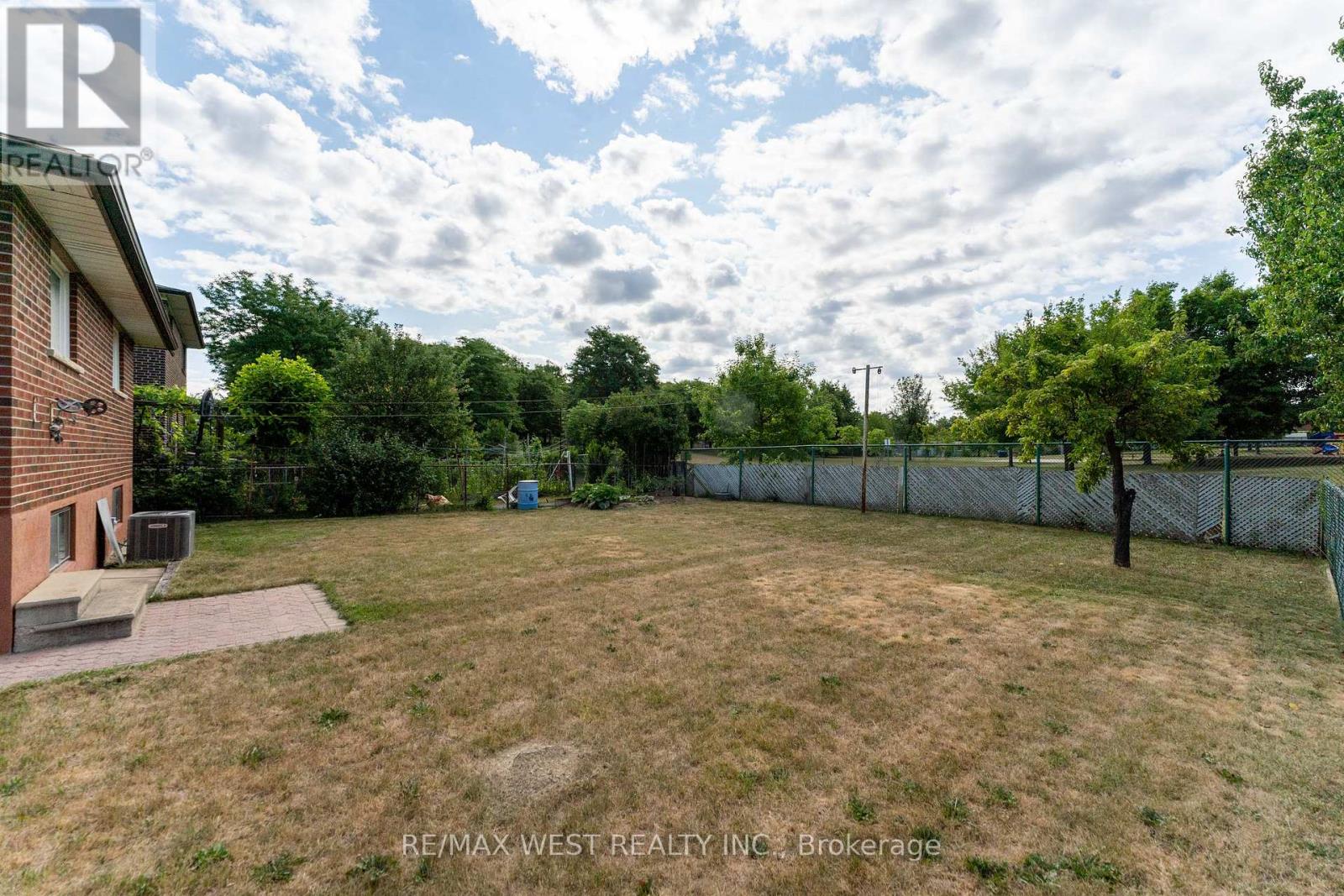 125 Honeywood Road, Toronto, Ontario  M3N 1B3 - Photo 42 - W12467581