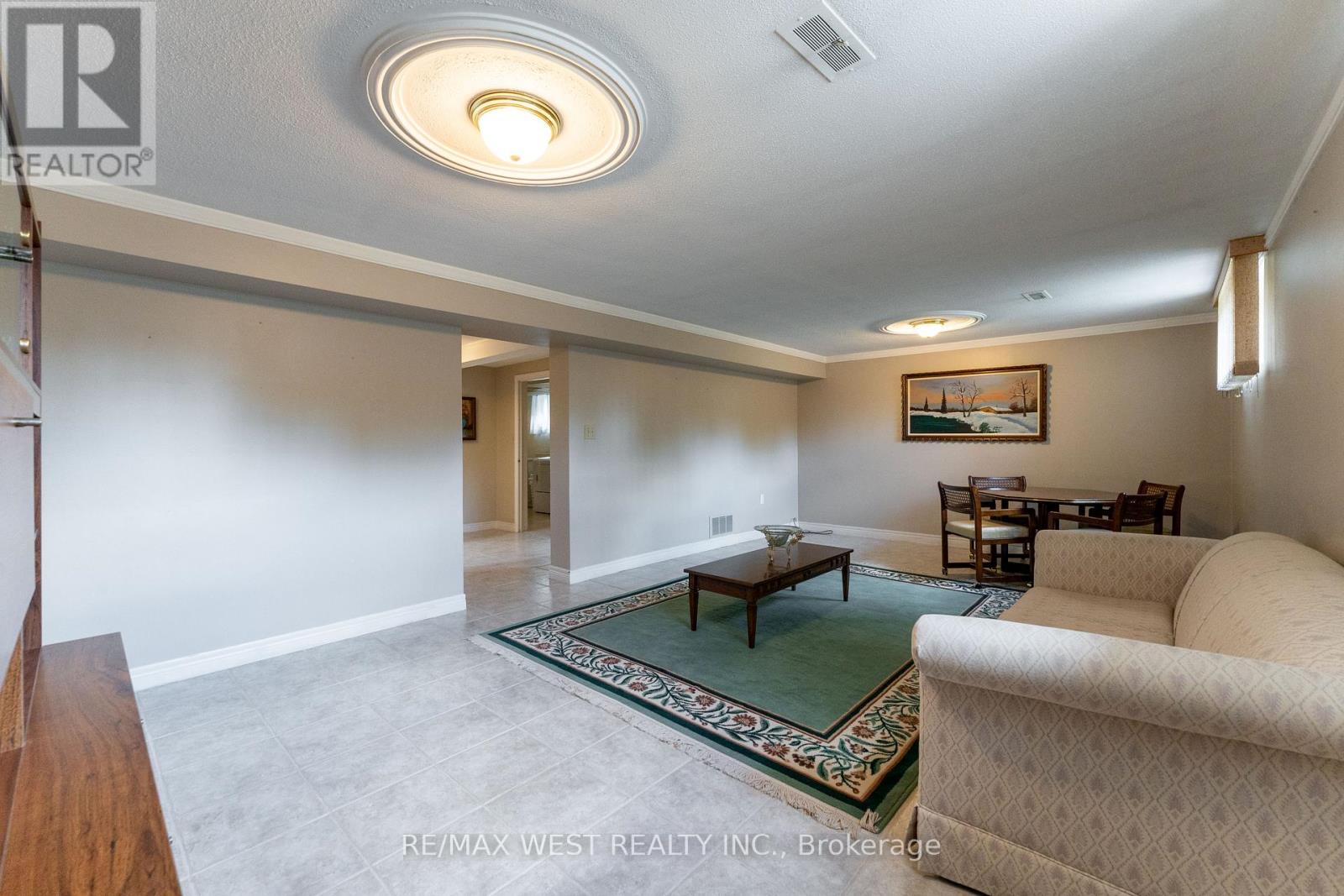 125 Honeywood Road, Toronto, Ontario  M3N 1B3 - Photo 36 - W12467581