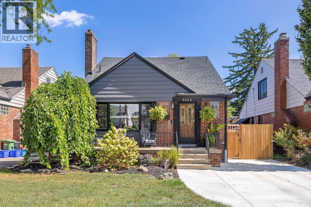 2342 MOY, Windsor, Ontario