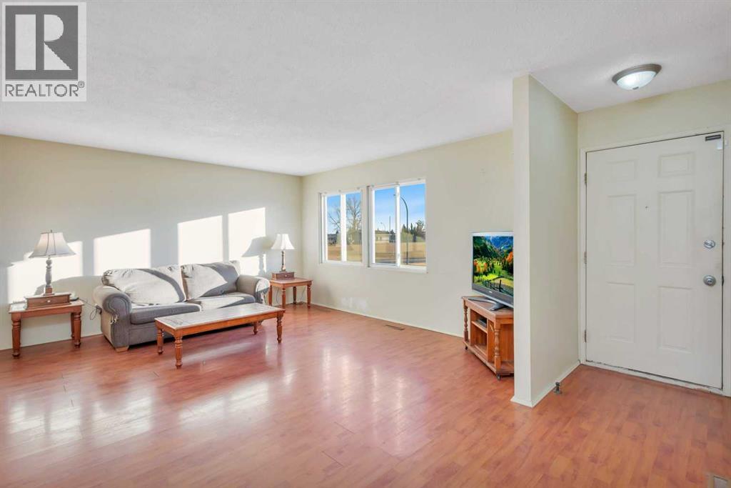 48 Halladay Avenue, Red Deer, Alberta  T4N 6E4 - Photo 6 - A2265305