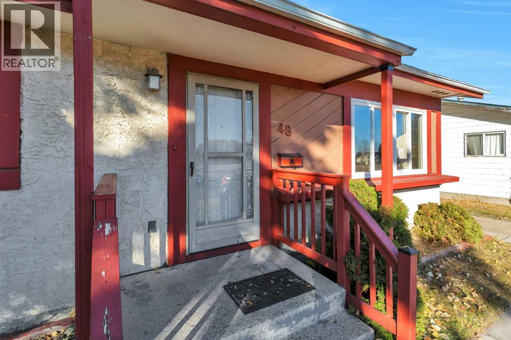 48 Halladay Avenue, Red Deer, Alberta  T4N 6E4 - Photo 5 - A2265305